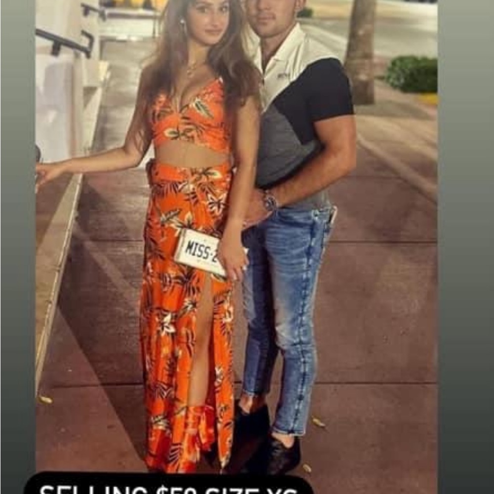 Two pieces orange tropical dress with slit